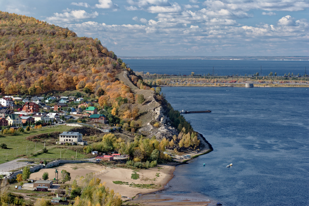 Вид на ГЭС и Жигулевское море